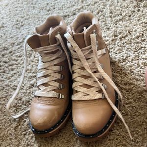 Sorel Sz 7.5 Boots lightly worn